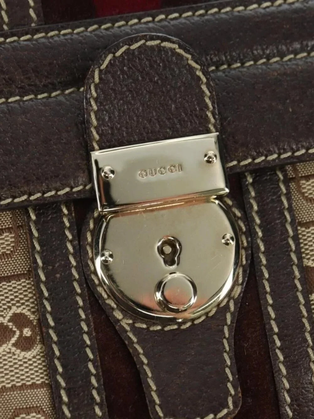 Gucci brand	gucci color	brown